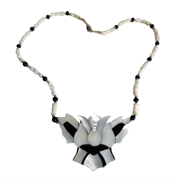 Vintage Lee Sands Lotus Flower Mother of Pearl Necklace - Picture 2 of 11
